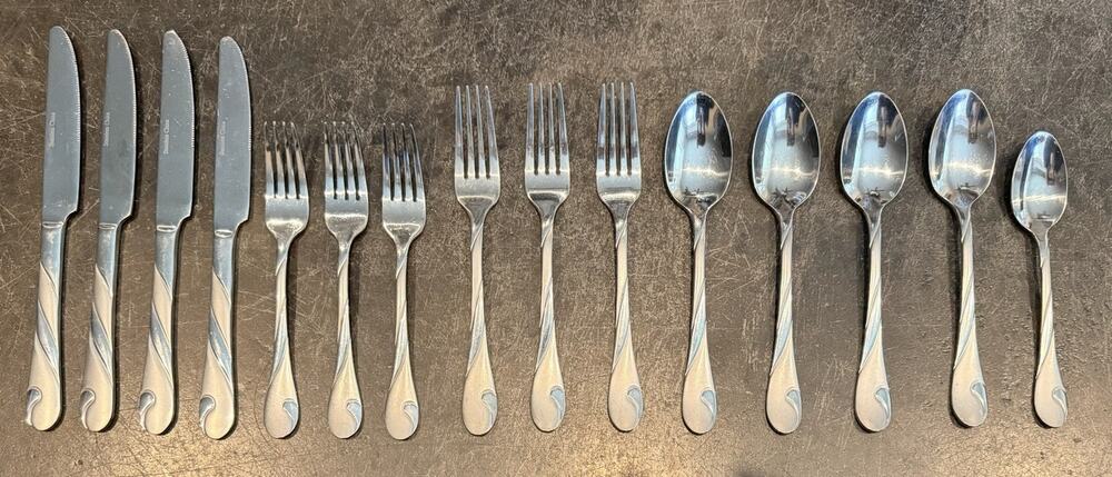 Hampton Silversmiths Jaclyn Smith Bella Frost Flatware (Lot of 15) Replacements